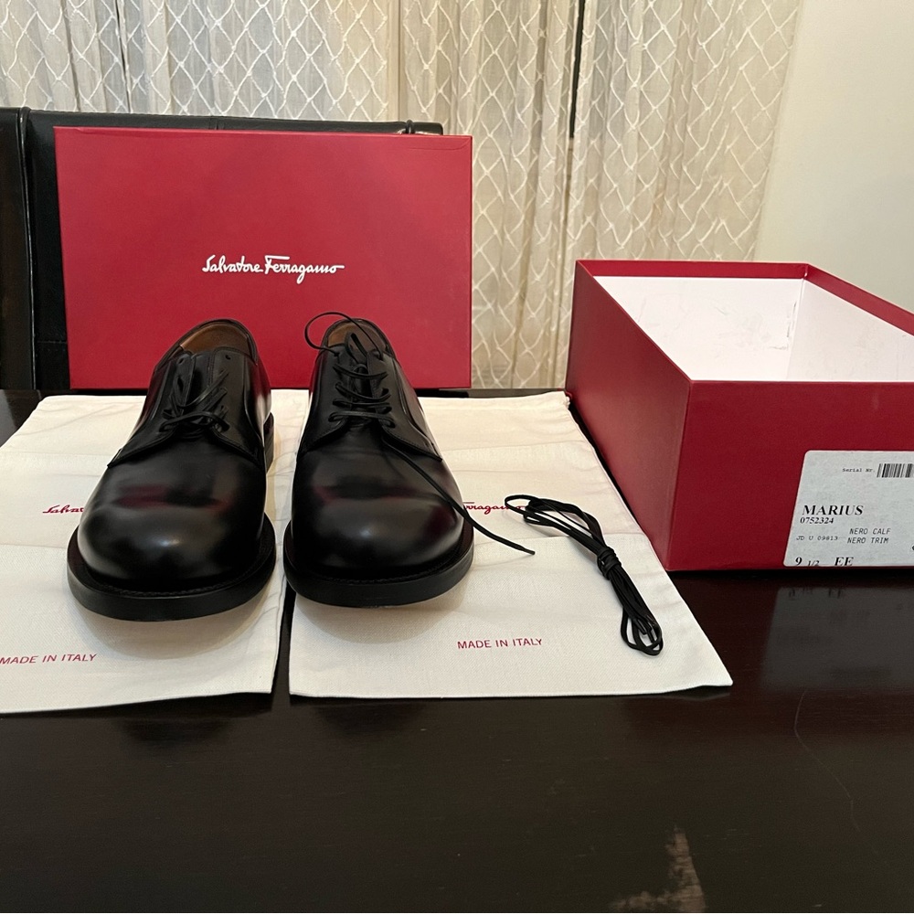 Salvatore Ferragamo Marius Men's Classic Black Oxfords